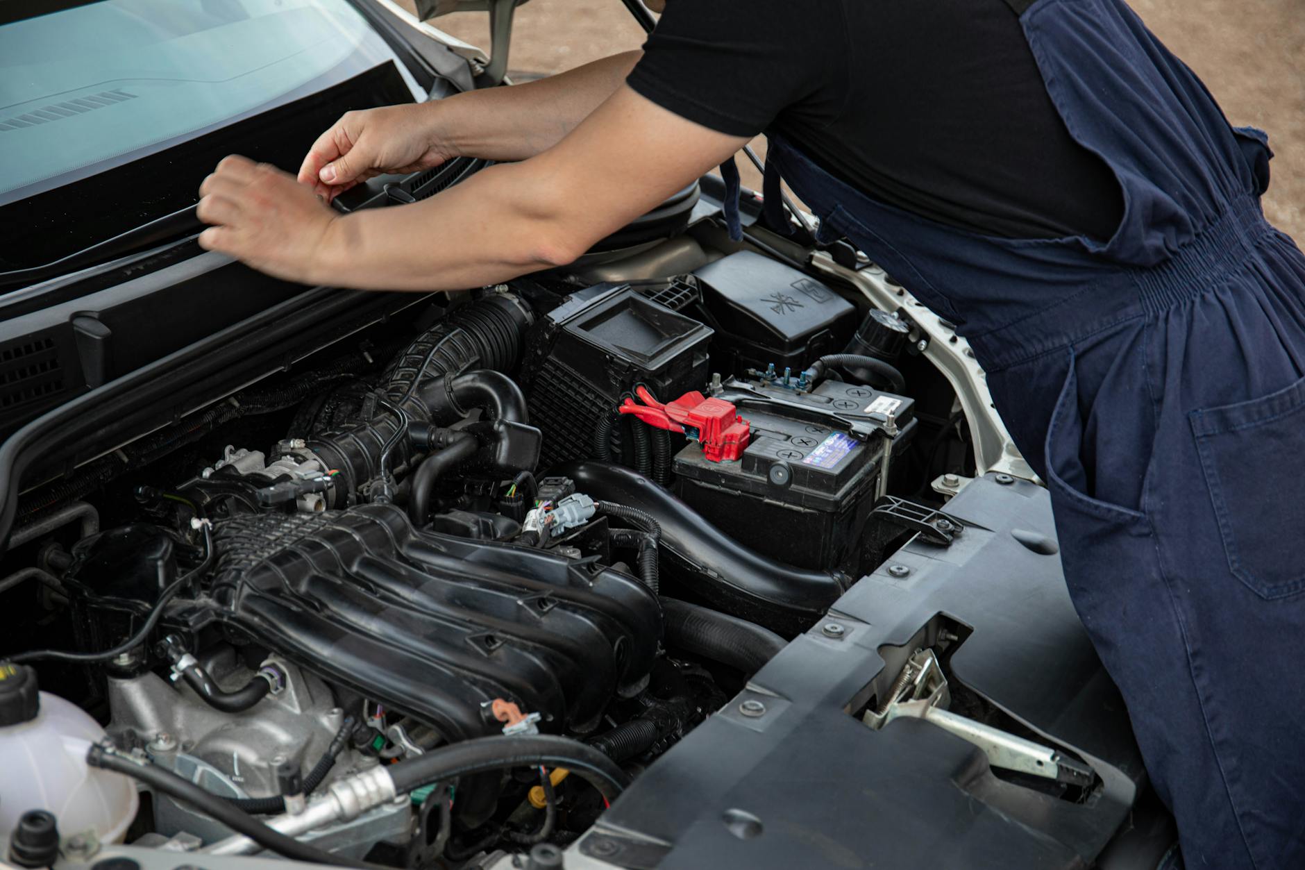 Temperature compensation for Lead Acid battery Inverter model of Su-vastika